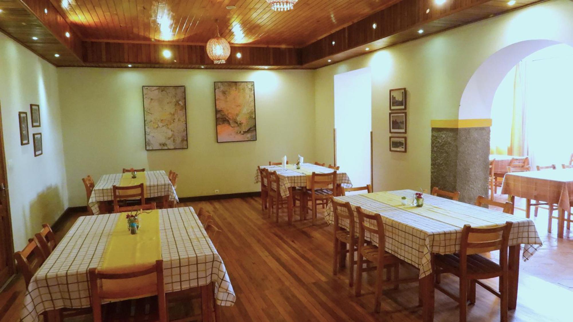 Lovasoa 4C Hotel Antsirabe Buitenkant foto