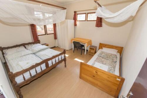 Lovasoa 4C Hotel Antsirabe Buitenkant foto