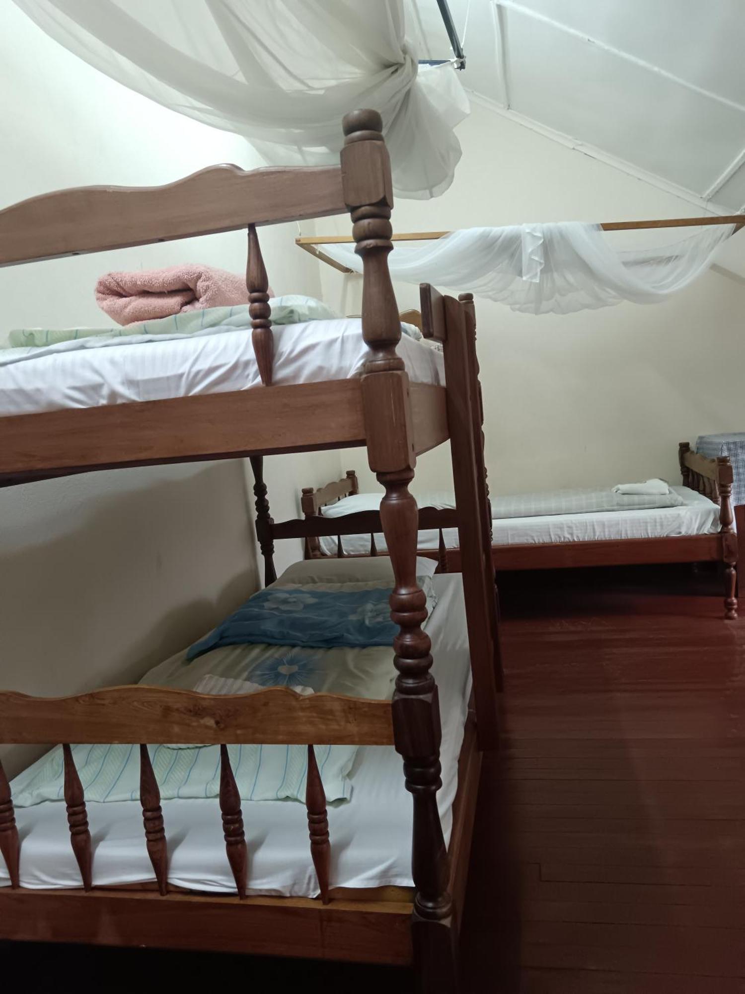 Lovasoa 4C Hotel Antsirabe Buitenkant foto