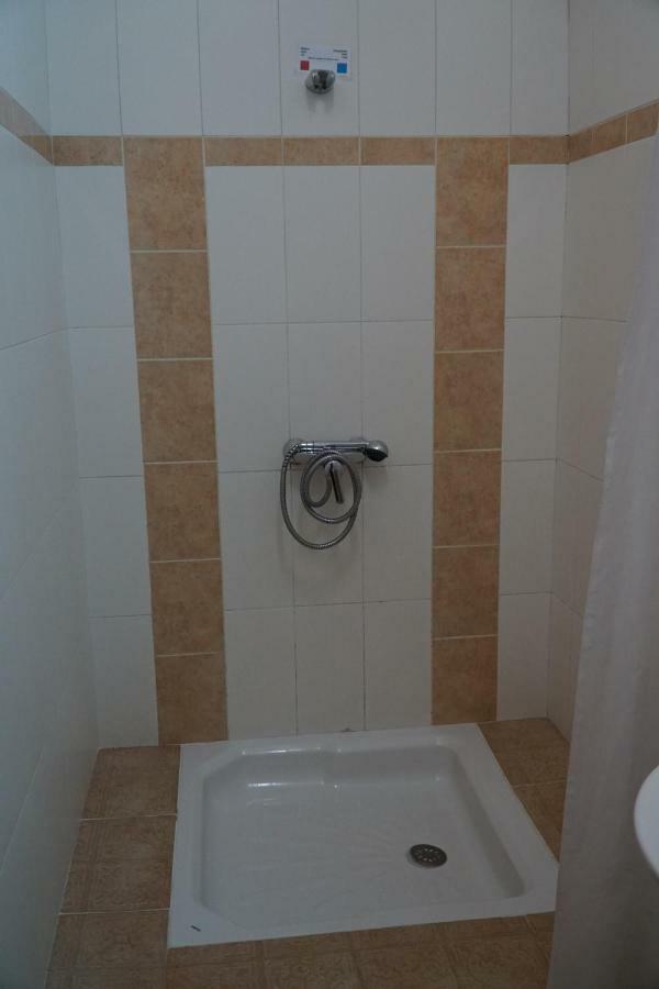 Lovasoa 4C Hotel Antsirabe Buitenkant foto