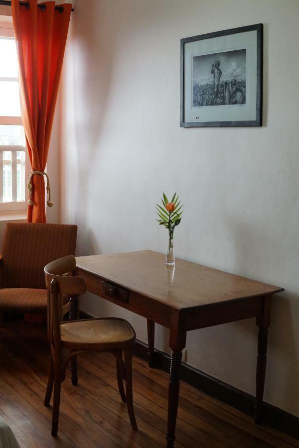 Lovasoa 4C Hotel Antsirabe Buitenkant foto