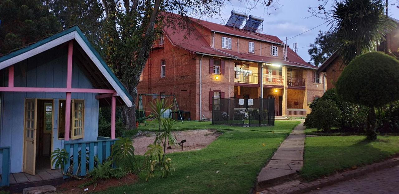 Lovasoa 4C Hotel Antsirabe Buitenkant foto